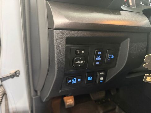 Used 2018 Toyota Tundra SR5 w/ TRD Off Road Package AWD/4WD image 3