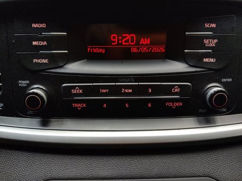 Used 2017 Kia Sorento L FWD image 25