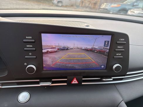 Certified 2022 Hyundai Elantra SEL image 23