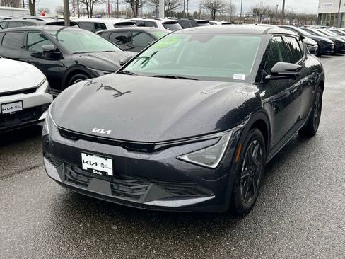 New 2025 Kia EV6 Light w/ Light LR Technology Package RWD image 4