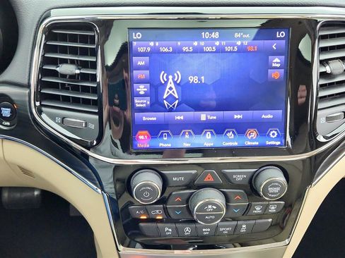 Used 2020 Jeep Grand Cherokee Limited RWD image 15