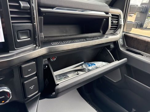 Used 2024 Ford F350 Lariat w/ Lariat Ultimate Package AWD/4WD image 26