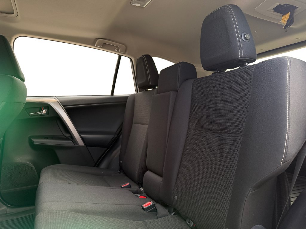 Used 2018 Toyota RAV4 XLE AWD/4WD image 13