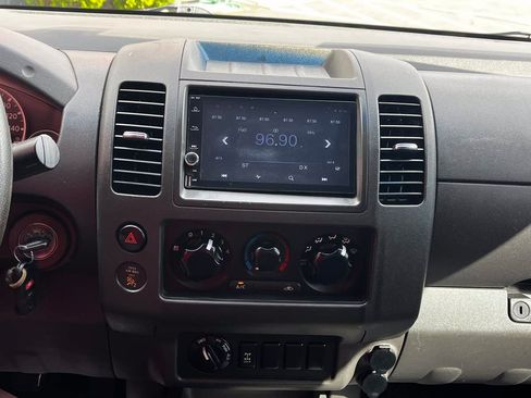 Used 2006 Nissan Frontier NISMO AWD/4WD image 9