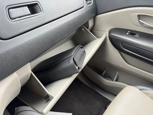 Used 2019 Kia Sedona EX image 25