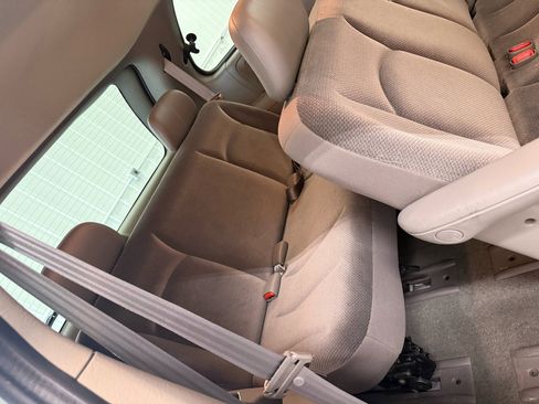 Used 2002 Dodge Caravan SE image 61