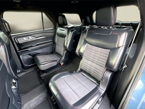 Certified 2025 Ford Explorer ST-Line image 26