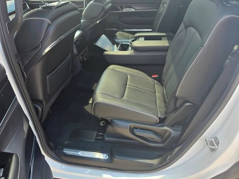 Used 2025 Jeep Grand Wagoneer Series II Obsidian w/ Quick Order Packagew 28T AWD/4WD image 11