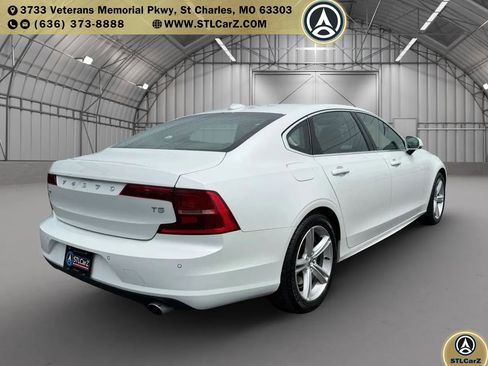 Used 2019 Volvo S90 T5 Momentum FWD image 3