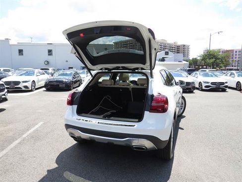 Certified 2020 Mercedes-Benz GLA 250 4MATIC image 32