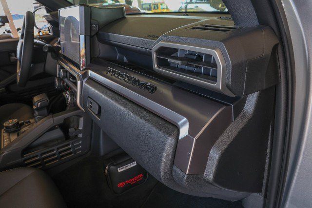 Used 2025 Toyota Tacoma TRD Off-Road AWD/4WD image 35
