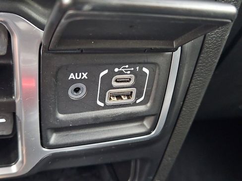 Used 2021 Jeep Wrangler Unlimited Sahara w/ Cold Weather Group image 17