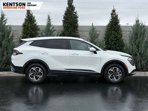 Used 2023 Kia Sportage LX AWD/4WD image 11