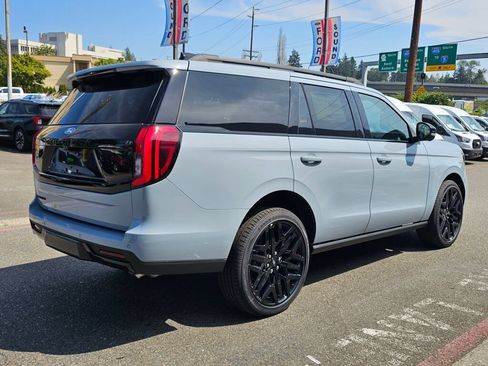 New 2027 Ford Expedition Platinum w/ Stealth Performance Package AWD/4WD image 5
