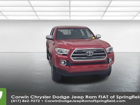Used 2017 Toyota Tacoma Limited image 4