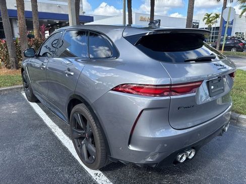 Used 2022 Jaguar F-PACE SVR image 6