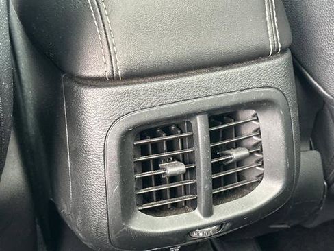 Used 2015 Jeep Cherokee Latitude w/ Comfort/Convenience Group image 13