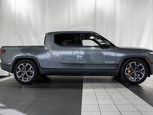Used 2022 Rivian R1T Adventure image 3