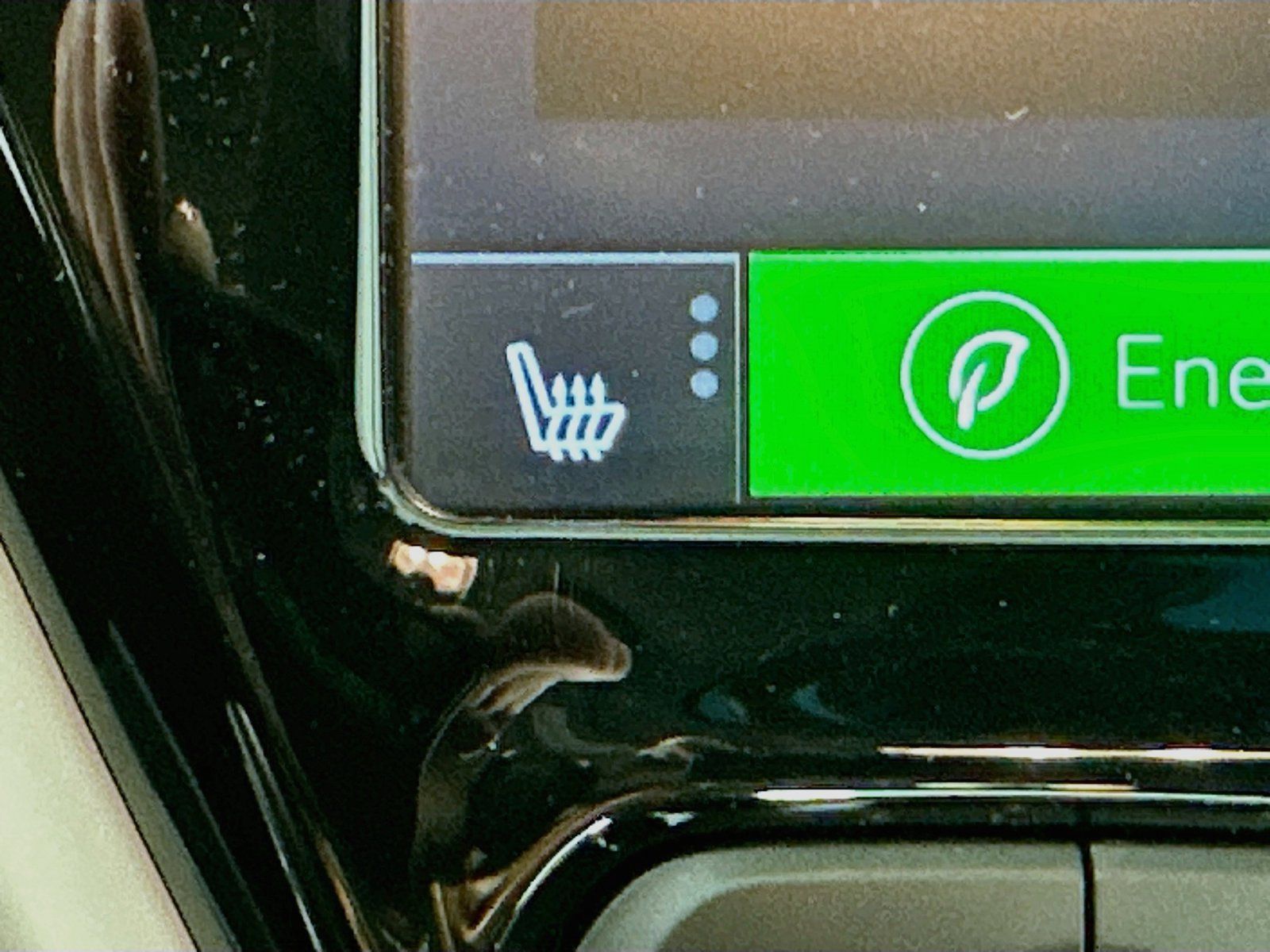 Used 2019 Chevrolet Bolt Premier w/ Infotainment Package FWD image 21