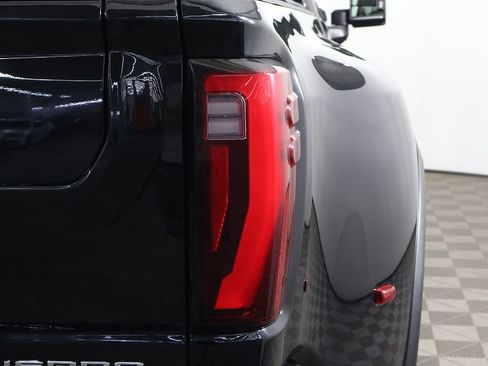 Used 2024 GMC Sierra 3500 Denali Ultimate AWD/4WD image 21
