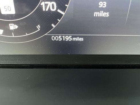 Certified 2025 Land Rover Discovery Sport Dynamic SE AWD/4WD image 25