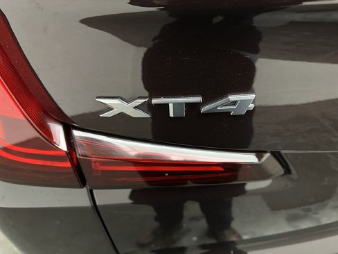 Used 2021 Cadillac XT4 Luxury image 11
