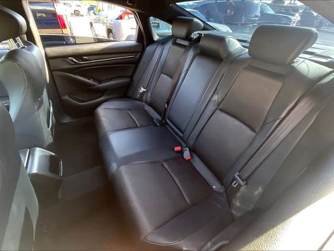 Used 2018 Honda Accord Sport image 20