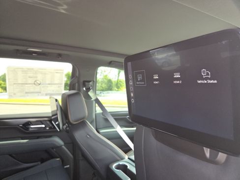 New 2026 GMC Yukon AT4 w/ AT4 Premium Plus Package AWD/4WD image 32