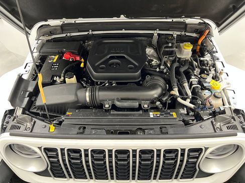 Used 2024 Jeep Wrangler Unlimited Sahara AWD/4WD image 67