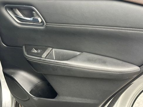 Used 2023 Nissan Rogue Platinum w/ Platinum Premium Package image 16