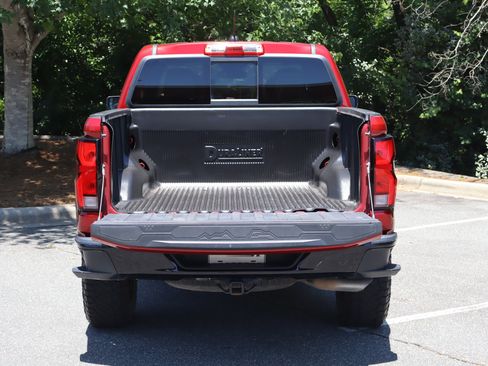 Used 2024 Chevrolet Colorado Z71 w/ Advanced Trailering Package AWD/4WD image 35
