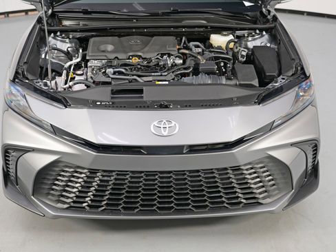Used 2025 Toyota Camry SE w/ Convenience Package image 7