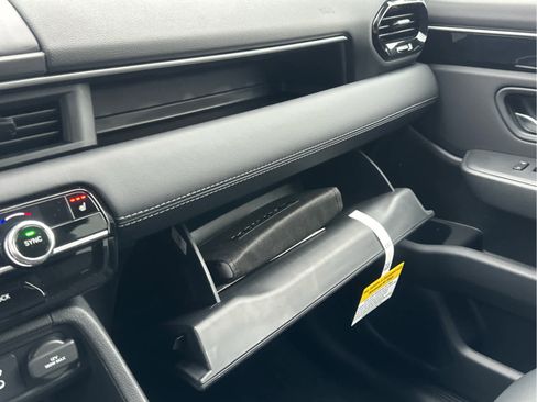 New 2025 Honda Pilot Touring image 38