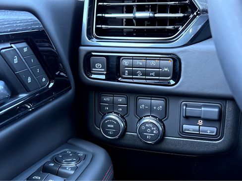 New 2025 GMC Yukon AT4 Ultimate image 14
