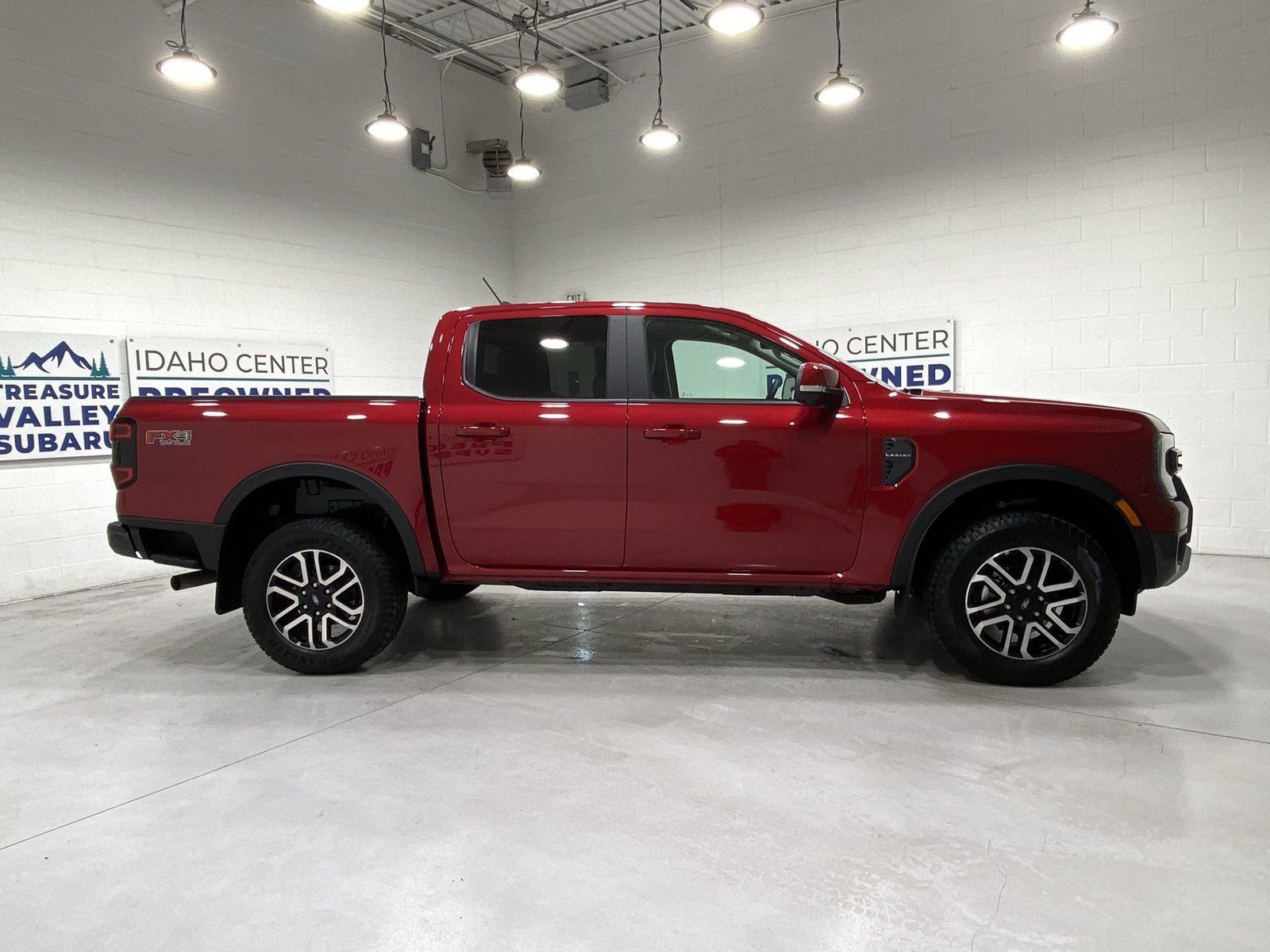 Used 2025 Ford Ranger Lariat w/ FX4 Off-Road Package AWD/4WD image 9