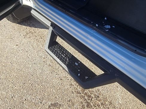 Used 2024 Nissan Frontier PRO-4X w/ Technology Package image 12