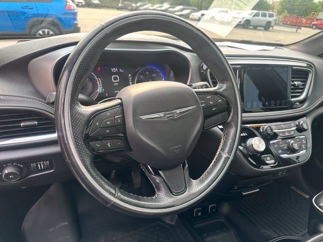 Used 2019 Chrysler Pacifica Limited w/ S Appearance Package FWD image 29