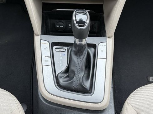 Used 2017 Hyundai Elantra Value Edition image 27