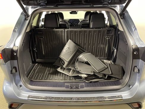 Certified 2022 Toyota Highlander Platinum image 10