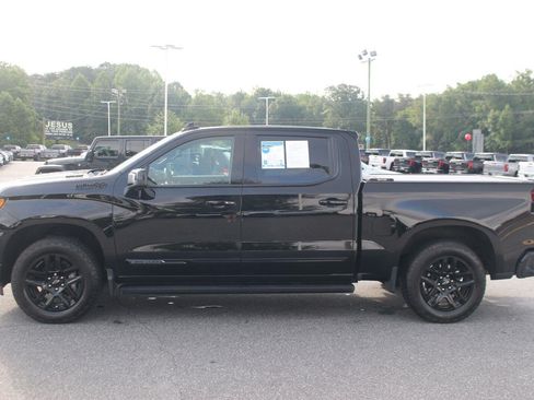 Used 2024 Chevrolet Silverado 1500 High Country w/ Midnight Edition AWD/4WD image 4