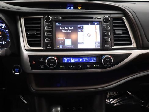 Used 2016 Toyota Highlander Limited w/ Driver Technology Package AWD/4WD image 10