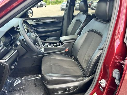 Certified 2022 Jeep Grand Cherokee L Laredo image 12