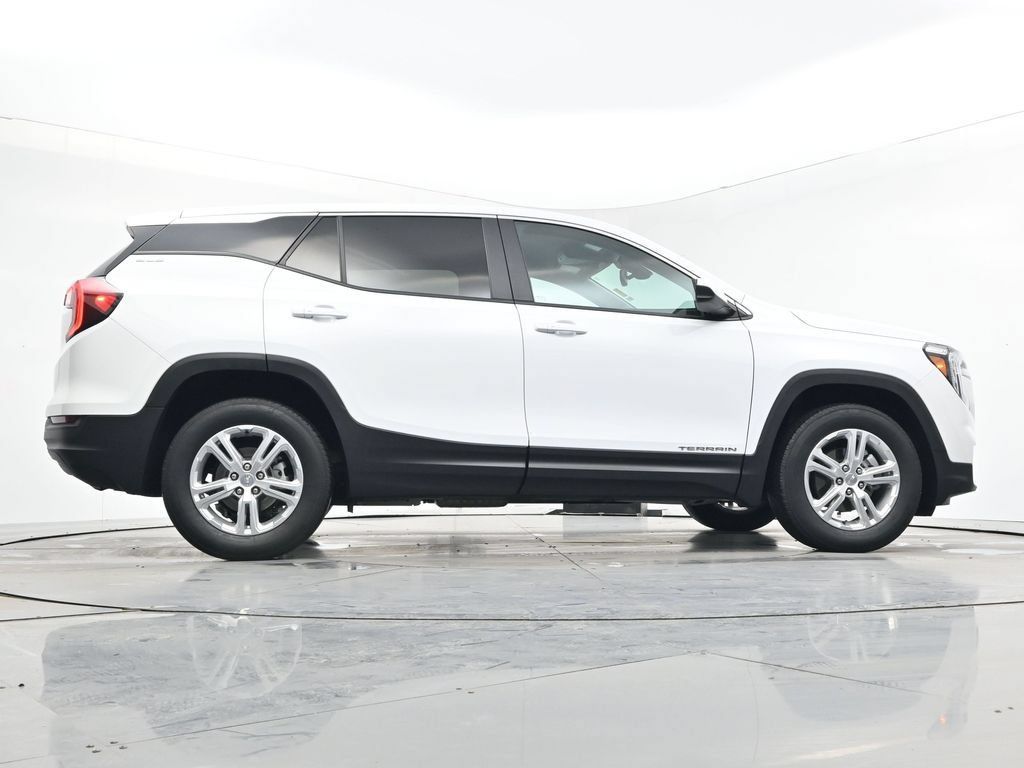 Used 2024 GMC Terrain SLE AWD/4WD image 30