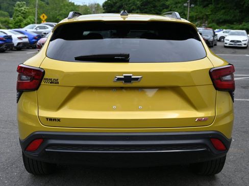 Used 2025 Chevrolet Trax RS w/ Driver Confidence Package FWD image 5