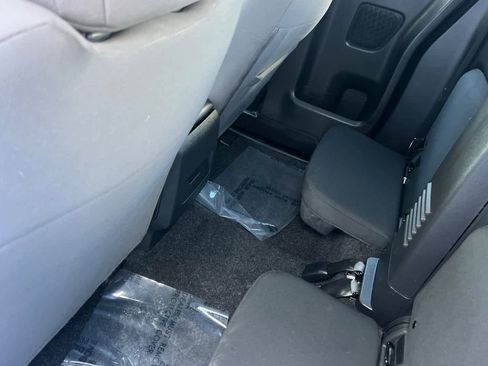 Certified 2023 Nissan Frontier S image 5