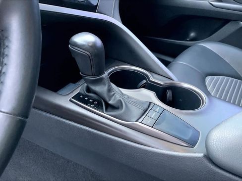 Used 2023 Toyota Camry SE image 16