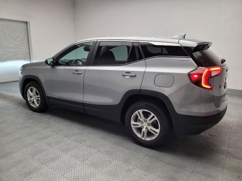 Used 2023 GMC Terrain SLE FWD image 3