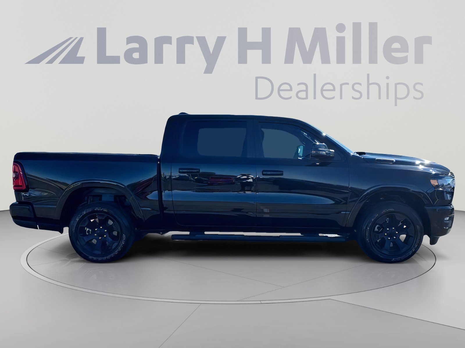 Used 2025 RAM 1500 Big Horn AWD/4WD image 6