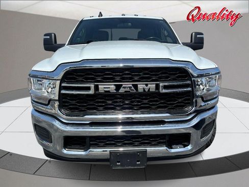 Used 2024 RAM 2500 Tradesman w/ Chrome Appearance Group AWD/4WD image 10
