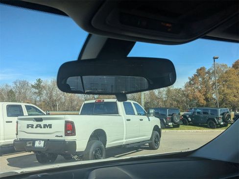 Used 2019 Chevrolet Traverse LT image 36